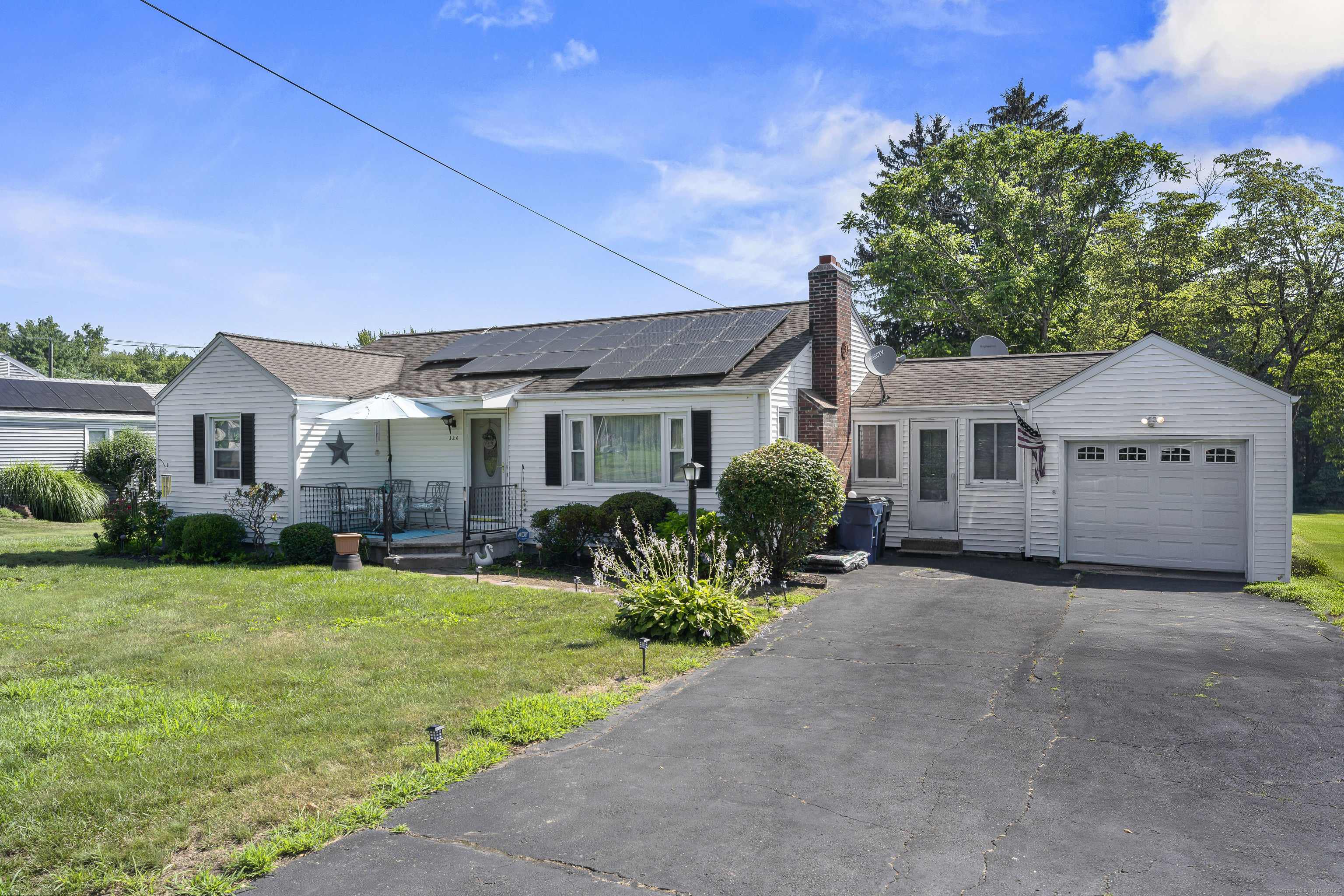 326 Long Hill Street