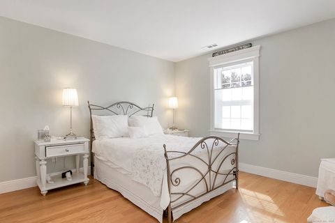 Tiny photo for 32 Edgewater Commons Lane #32, Westport, CT 06880 (MLS # 24156663)