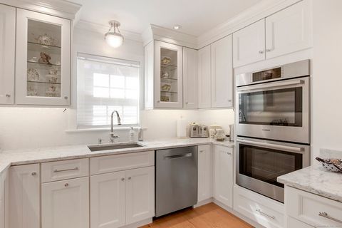 Tiny photo for 32 Edgewater Commons Lane #32, Westport, CT 06880 (MLS # 24156663)