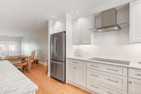 Tiny photo for 32 Edgewater Commons Lane #32, Westport, CT 06880 (MLS # 24156663)