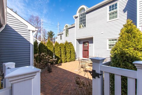 Tiny photo for 32 Edgewater Commons Lane #32, Westport, CT 06880 (MLS # 24156663)