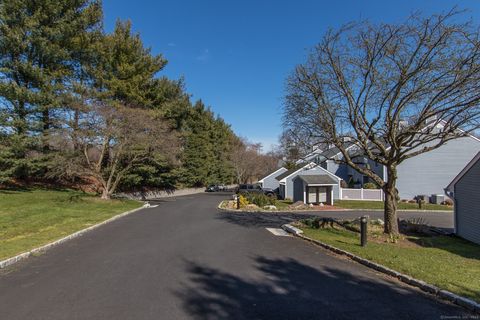Tiny photo for 32 Edgewater Commons Lane #32, Westport, CT 06880 (MLS # 24156663)