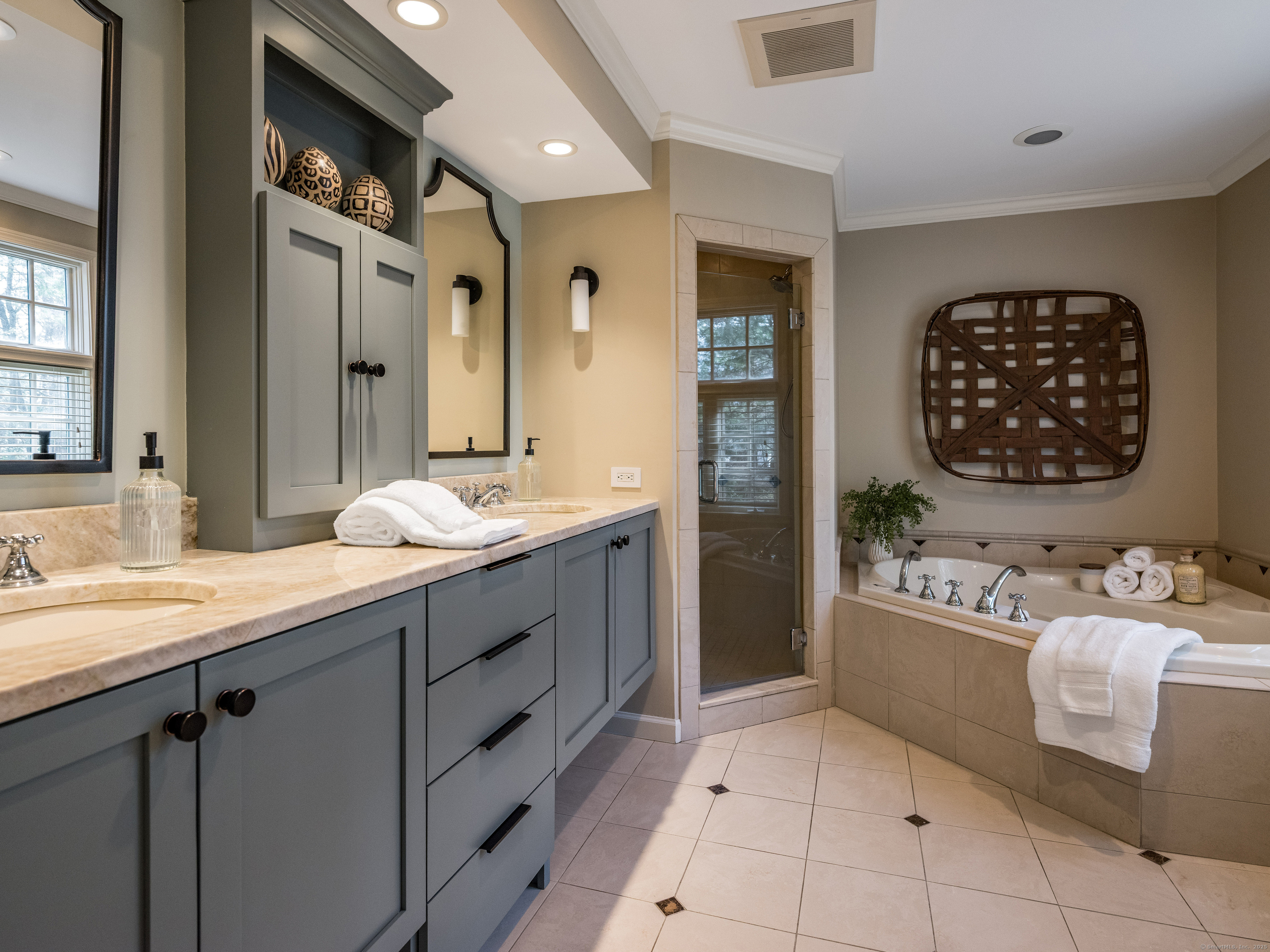 98 Cotswold Way, Avon, Connecticut image 16