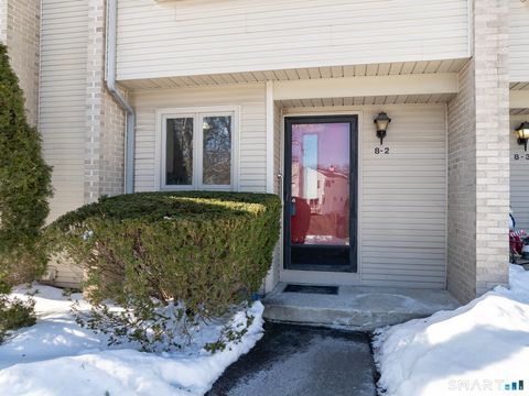 Tiny photo for 827 Oronoke Road #APT 8-2, Waterbury, CT 06708 (MLS # 24152952)