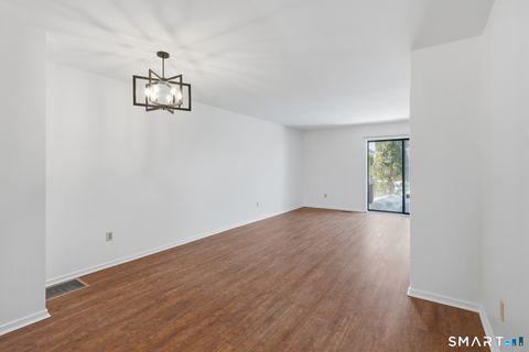 Tiny photo for 827 Oronoke Road #APT 8-2, Waterbury, CT 06708 (MLS # 24152952)