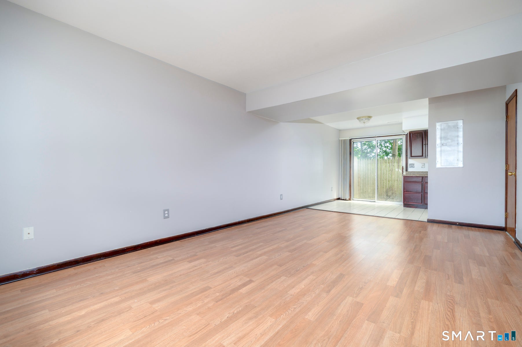 2-1/2 Laura Street 3