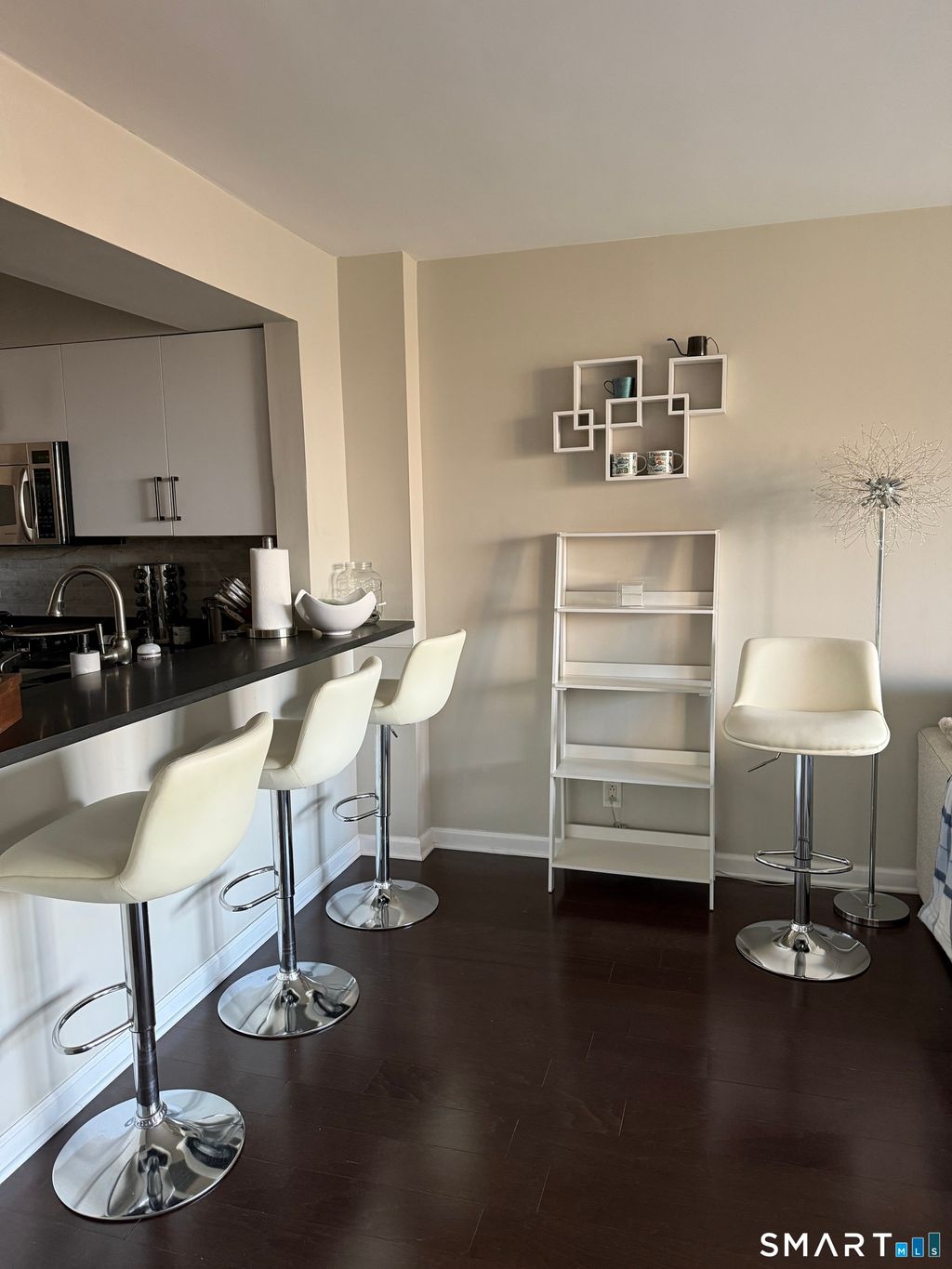 Photo of 25 Forest Street #7F, Stamford, CT 06901 (MLS # 24166098)