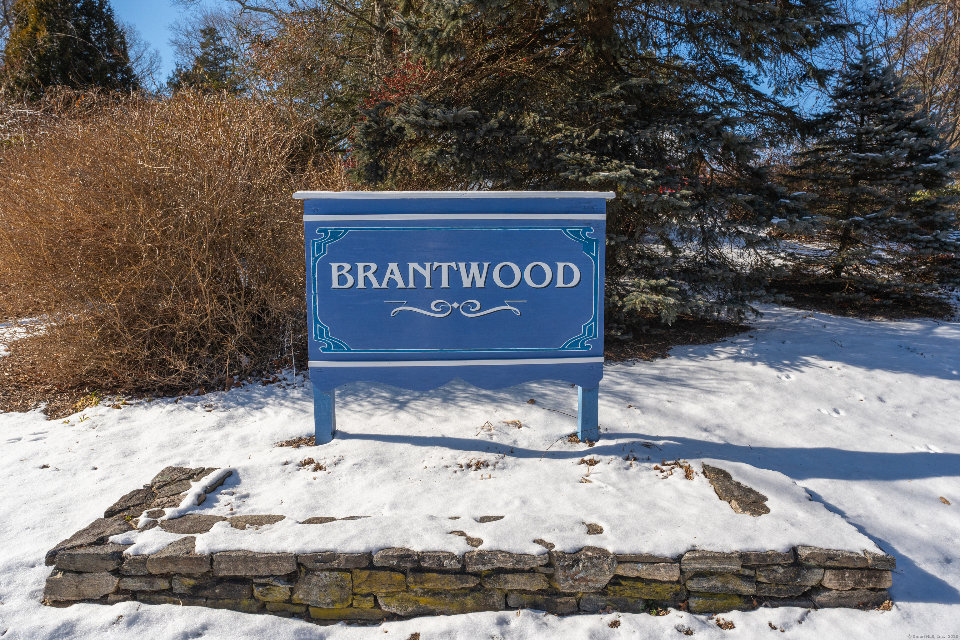 Rental Property at Brantwood Drive 19, Madison, Connecticut - Bedrooms: 2 
Bathrooms: 2.5 
Rooms: 4  - $2,800 MO.