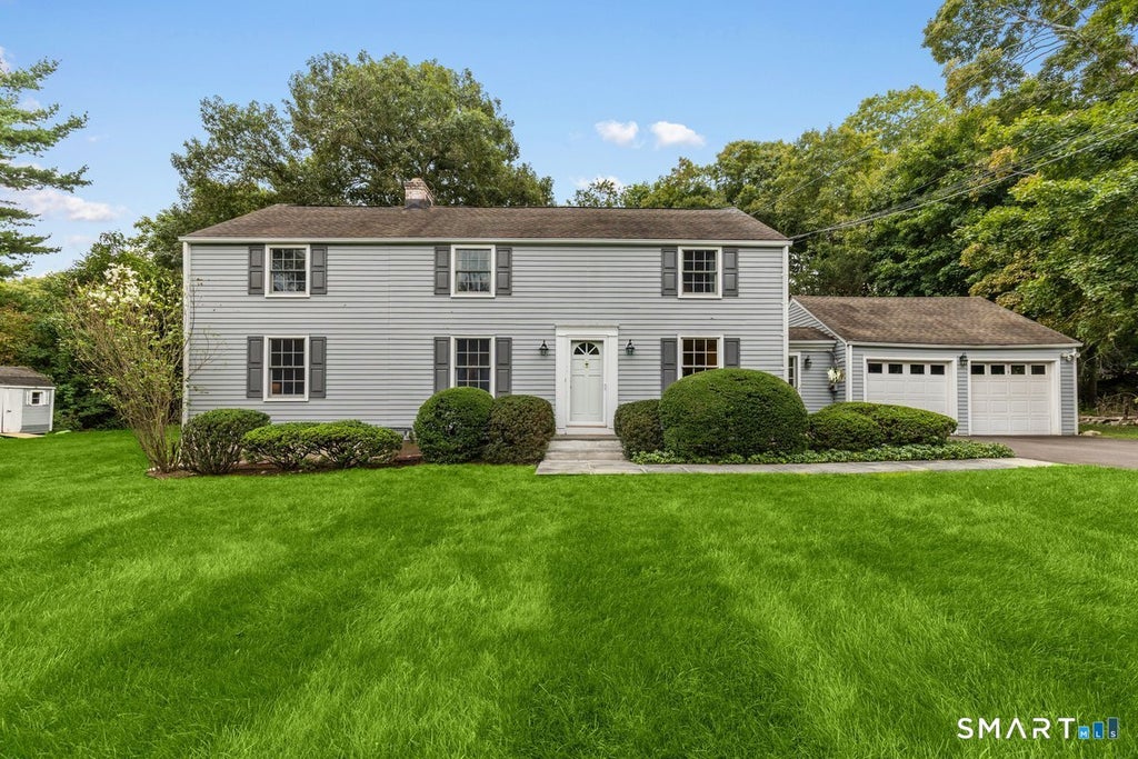 Photo of 27 White Oak Shade Lane, New Canaan, CT 06840 (MLS # 24208509)