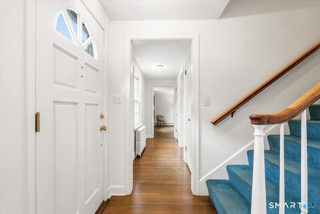 Photo of 27 White Oak Shade Lane, New Canaan, CT 06840 (MLS # 24208509)