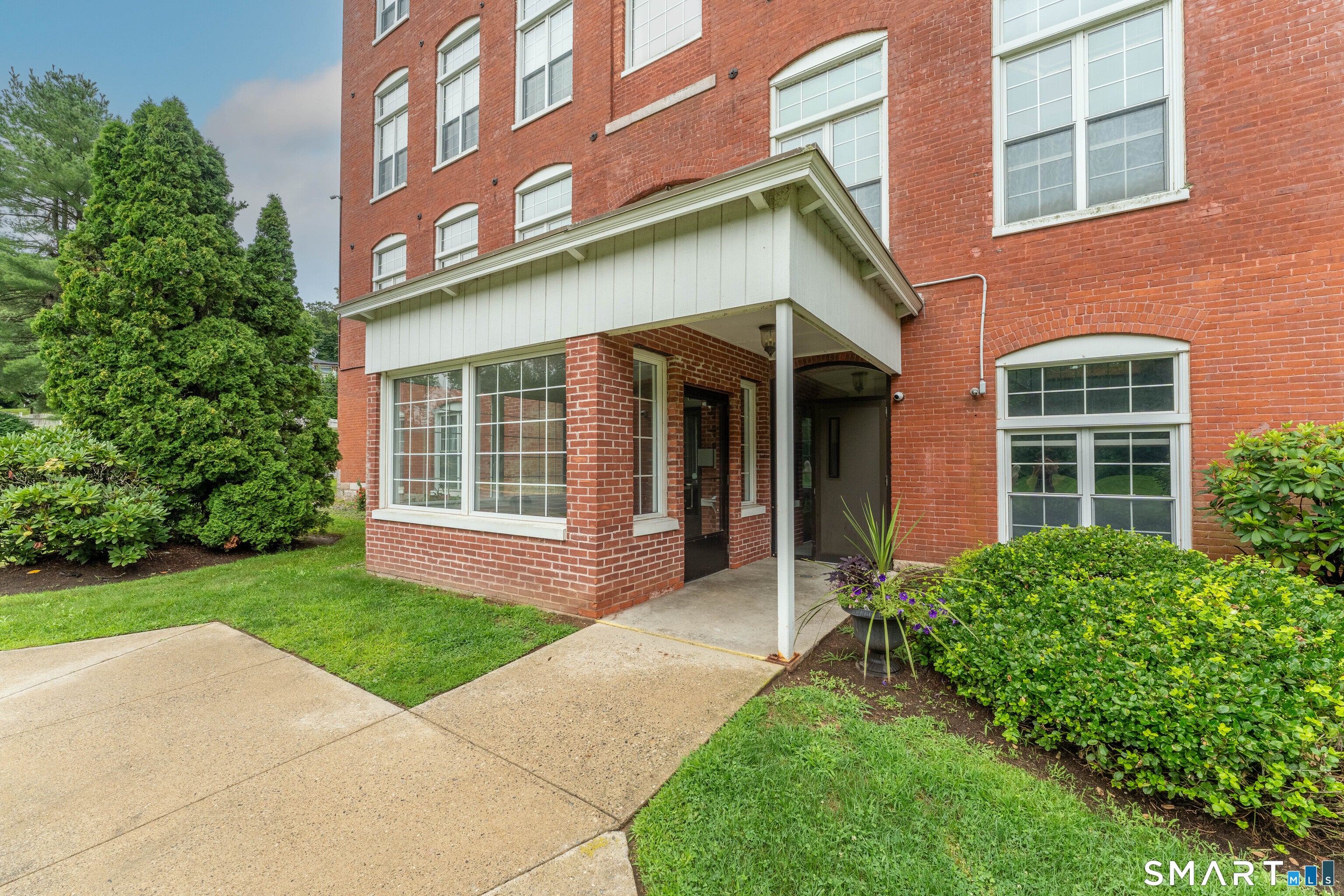 45 Main Street 205