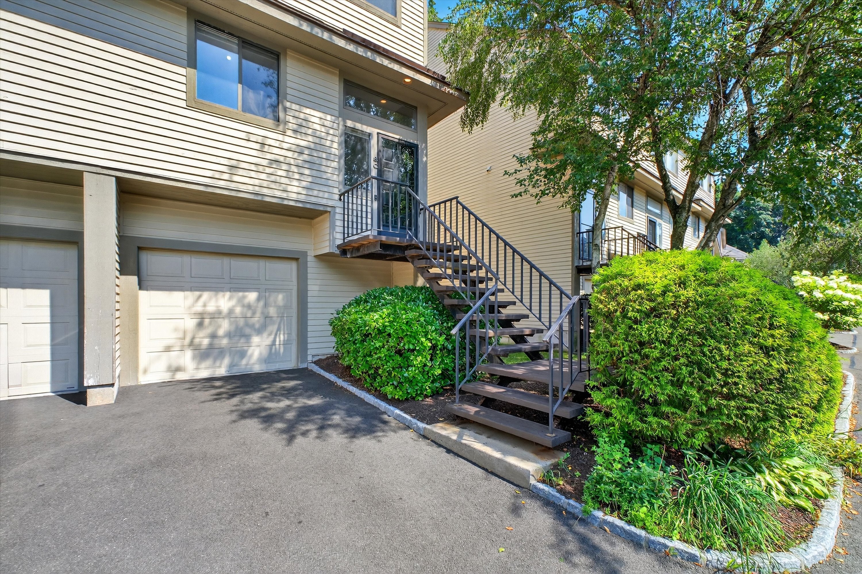2435 Bedford Street 8C