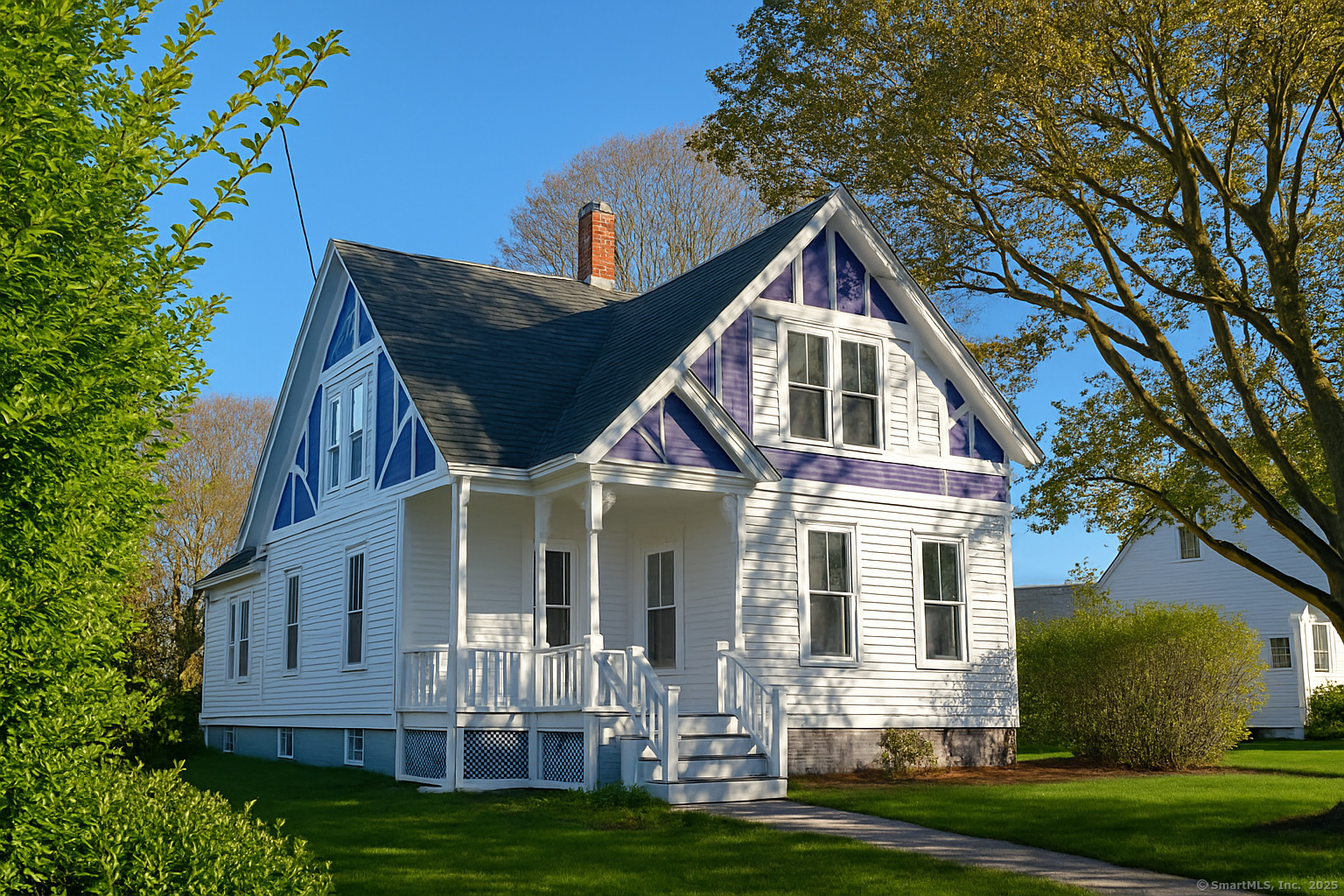 Pearl Street, Groton, Connecticut - 3 Bedrooms  
2 Bathrooms  
8 Rooms - 