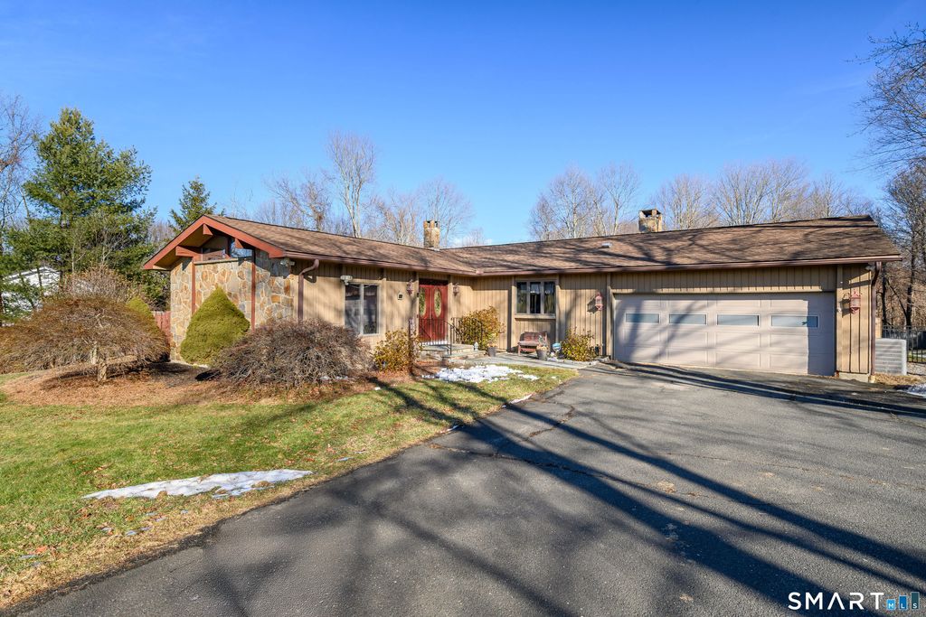 Photo of 18 Jewel Lane, New Fairfield, CT 06812 (MLS # 24148146)