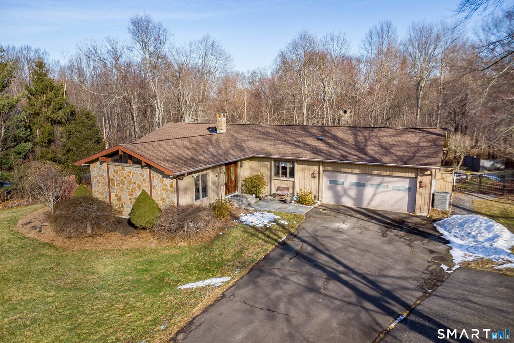 Photo of 18 Jewel Lane, New Fairfield, CT 06812 (MLS # 24148146)