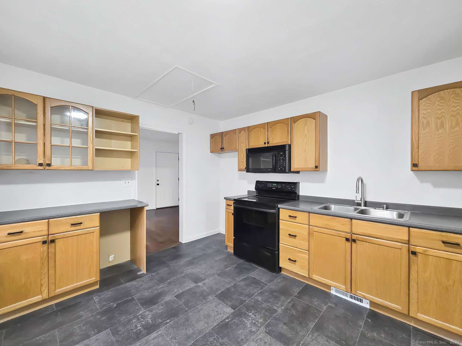 100 Hollister Drive, East Hartford, Connecticut image 3