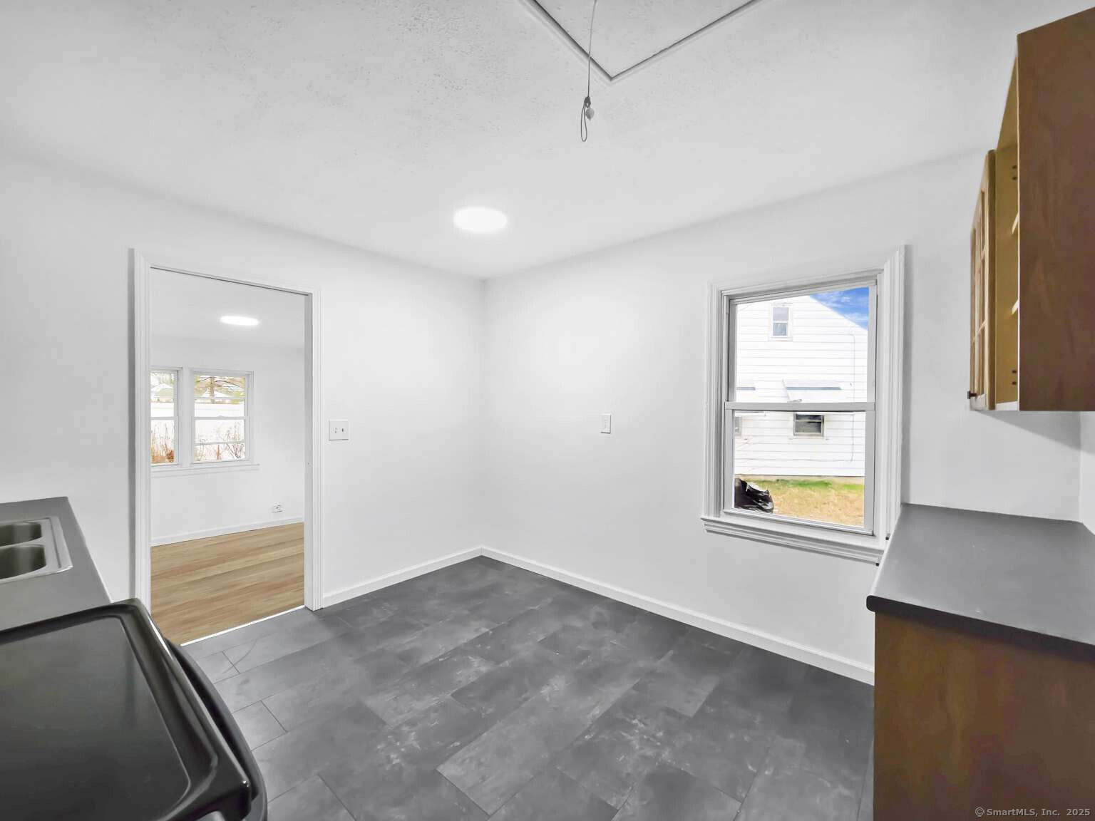 100 Hollister Drive, East Hartford, Connecticut image 4