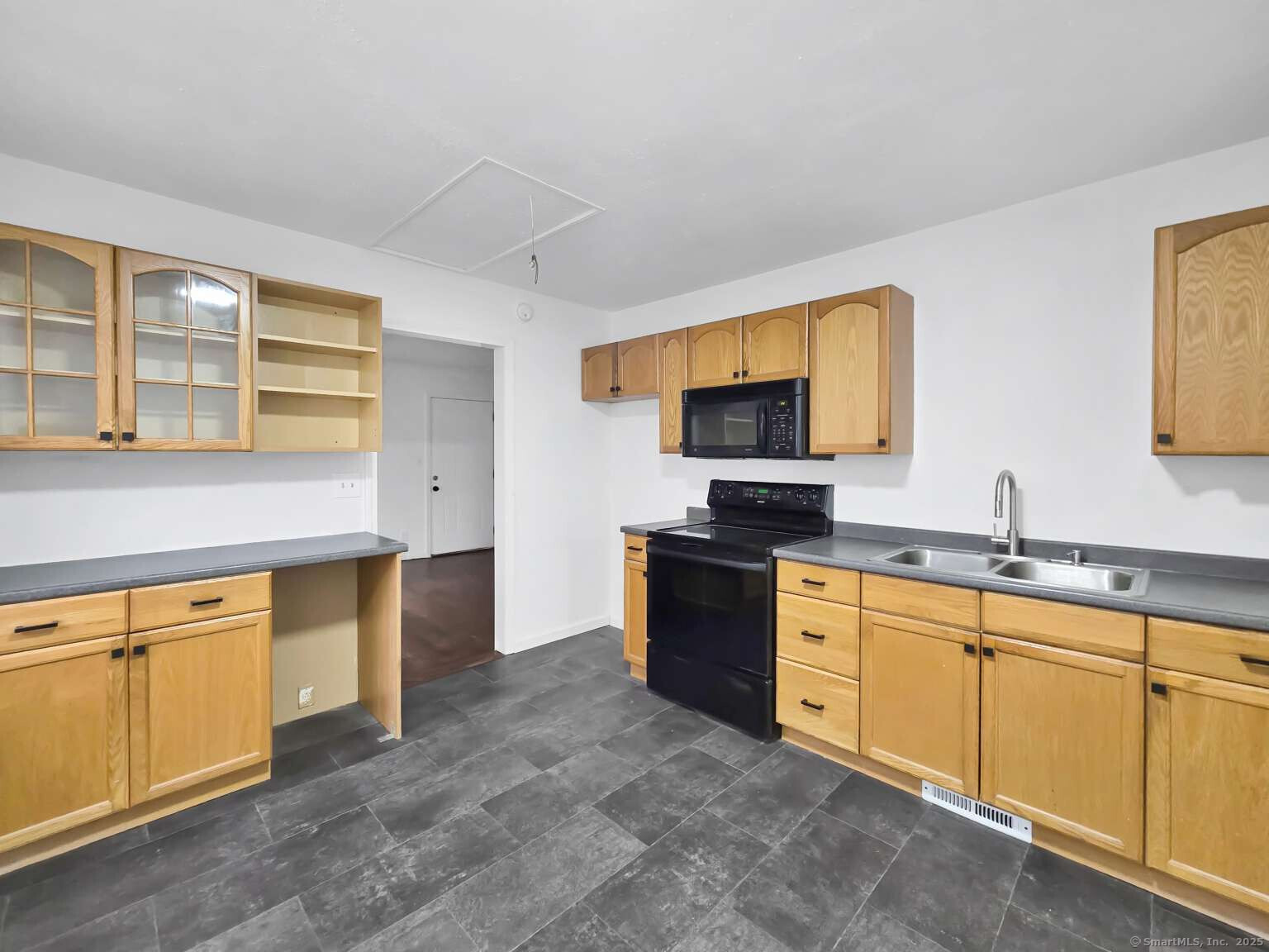 100 Hollister Drive, East Hartford, Connecticut image 5