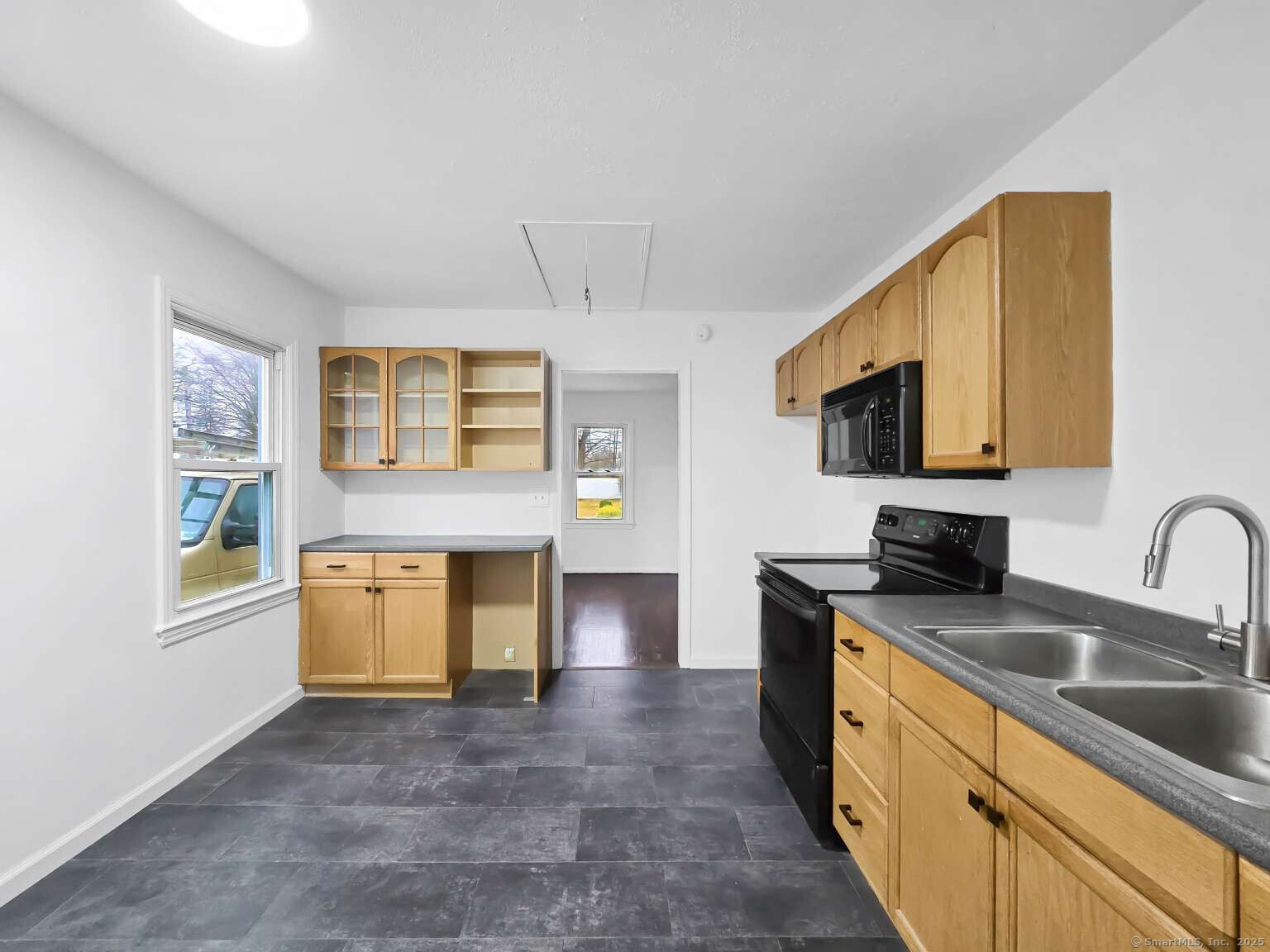 100 Hollister Drive, East Hartford, Connecticut image 2