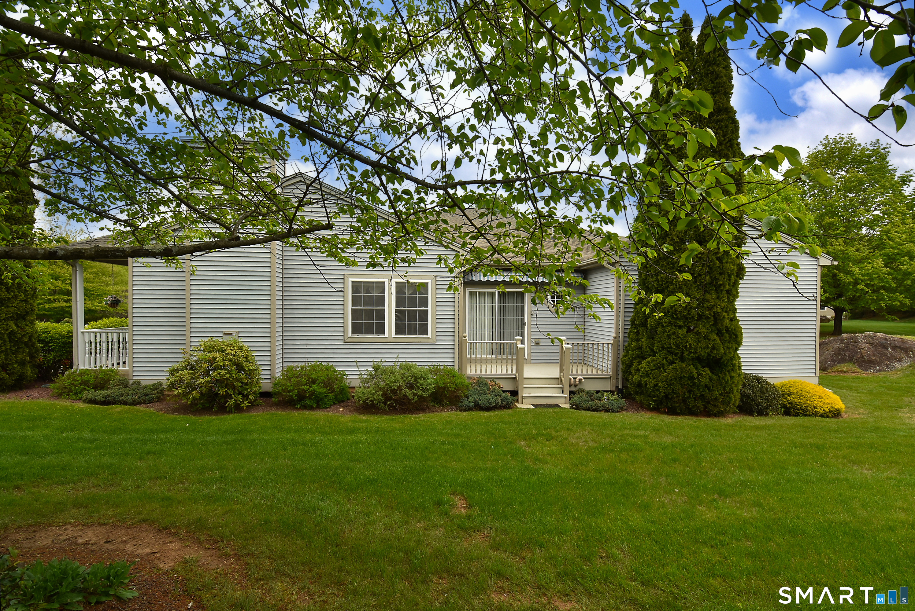 61 Hawthorne Drive 61