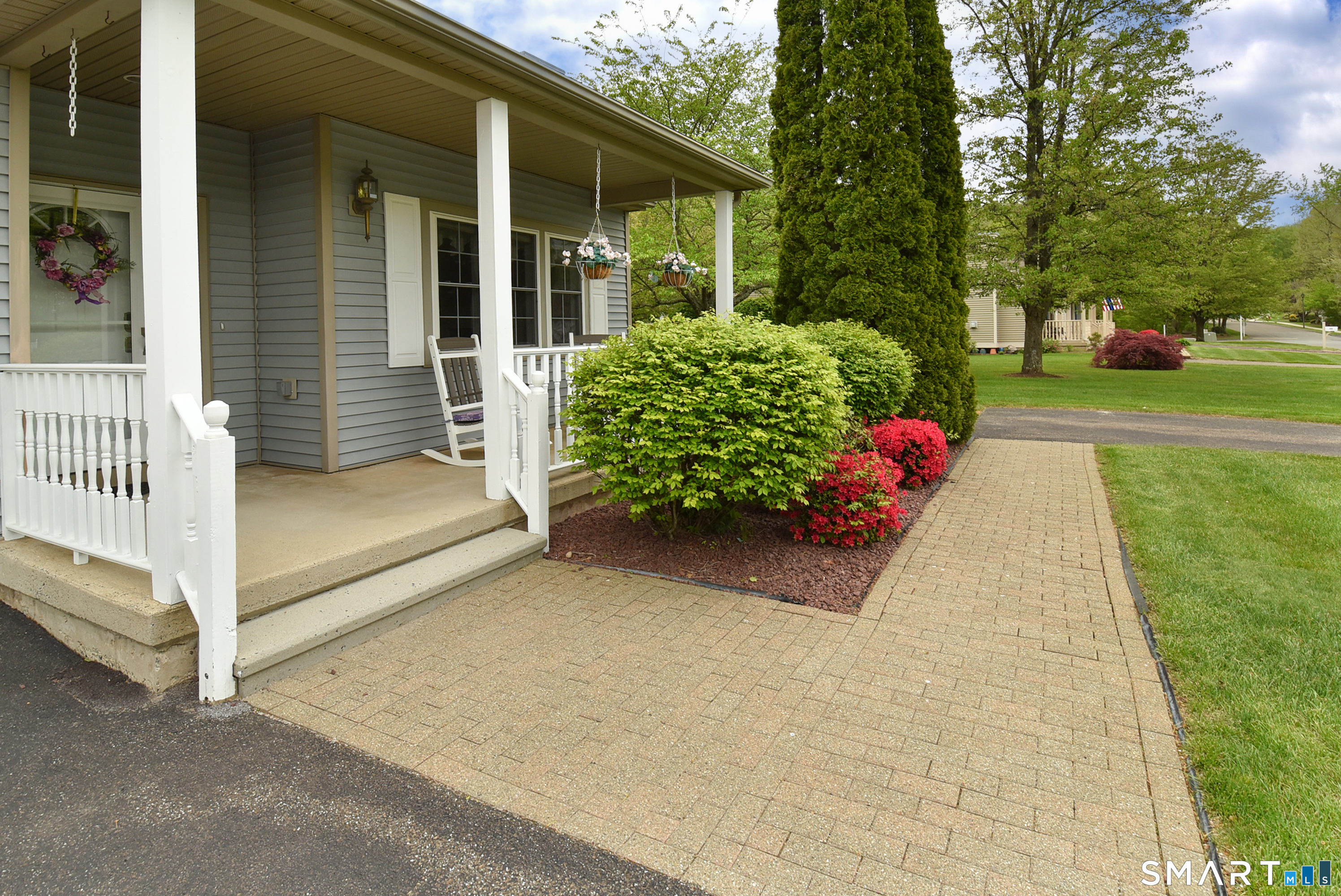 61 Hawthorne Drive 61