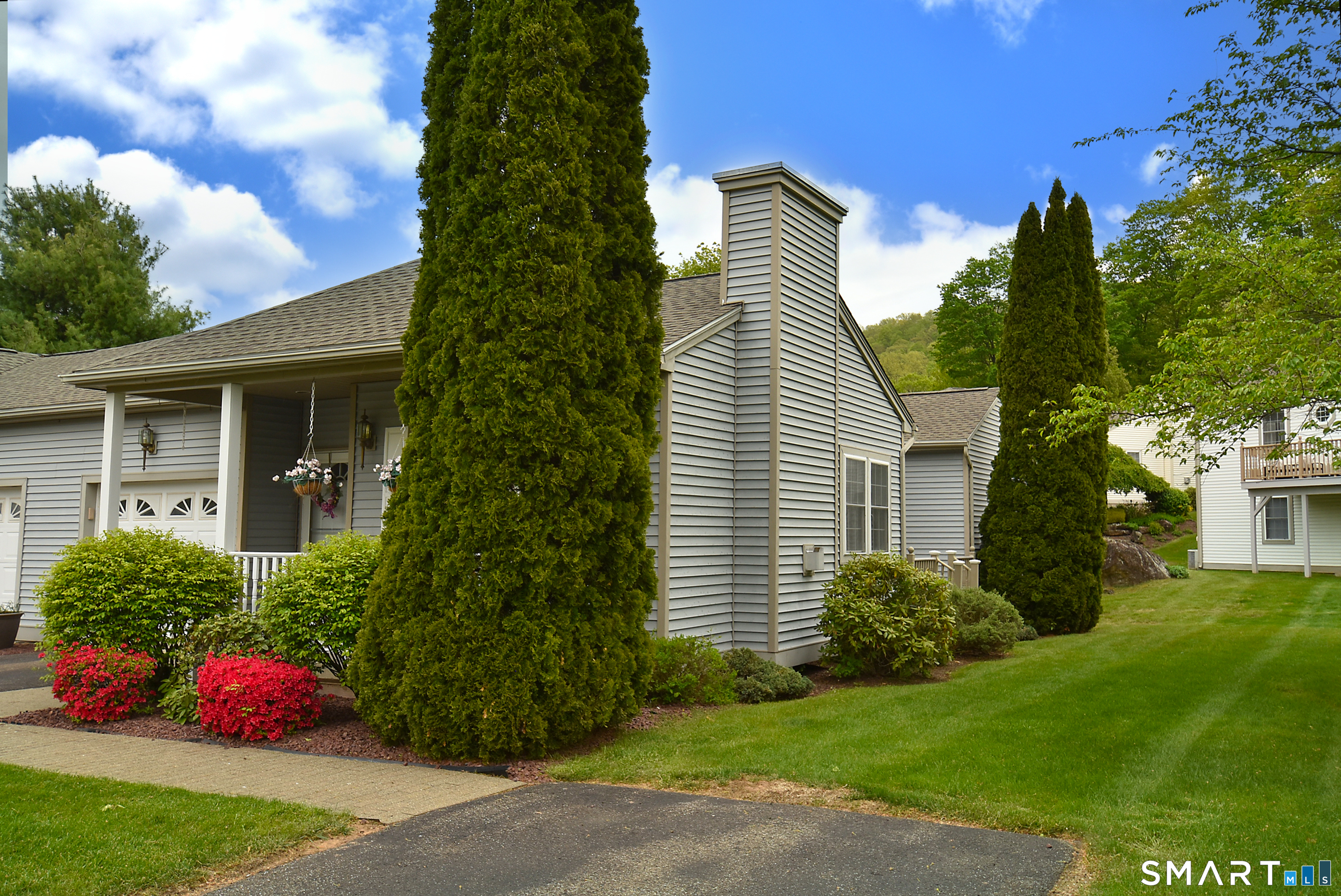 61 Hawthorne Drive 61