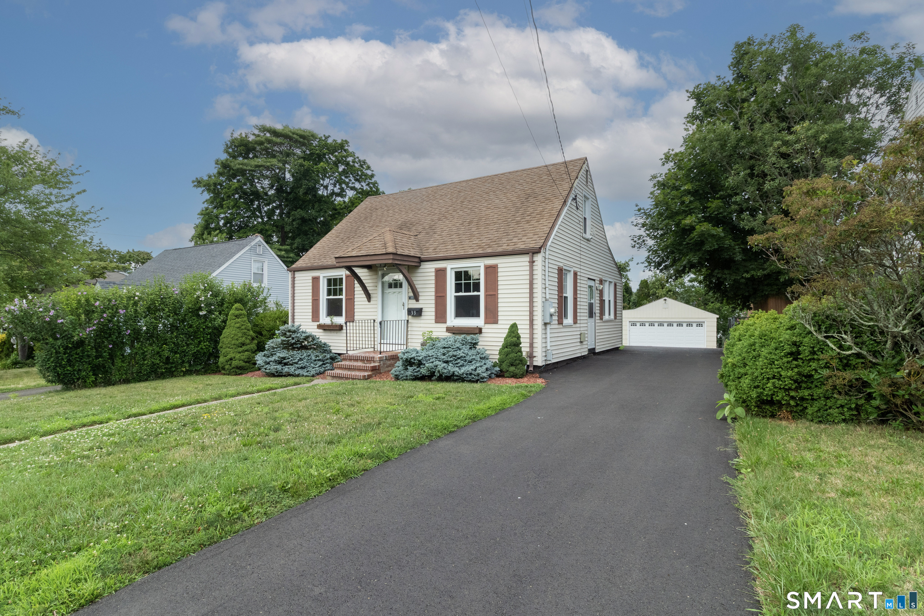 33 Clearview Avenue