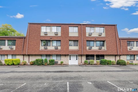 Condo For Rent - 22 Radio Place #8<br/> Fairfield County, Stamford, CT 06906