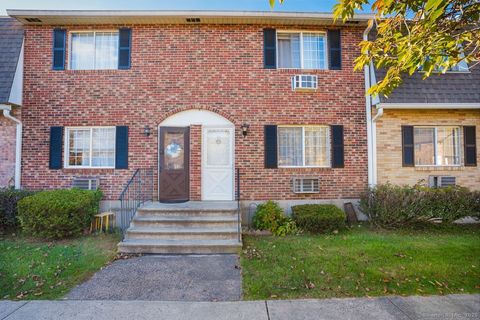 Tiny photo for 36 Sharon Road #APT 6, Waterbury, CT 06705 (MLS # 24136582)