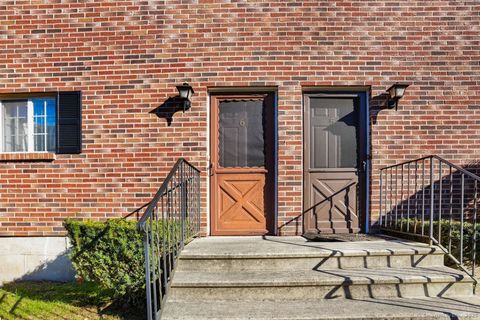Tiny photo for 36 Sharon Road #APT 6, Waterbury, CT 06705 (MLS # 24136582)
