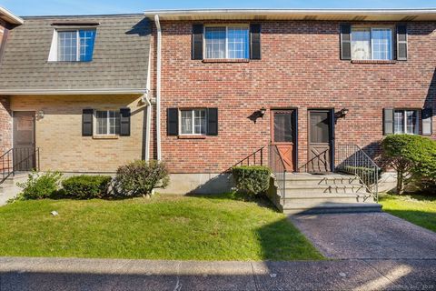 Tiny photo for 36 Sharon Road #APT 6, Waterbury, CT 06705 (MLS # 24136582)