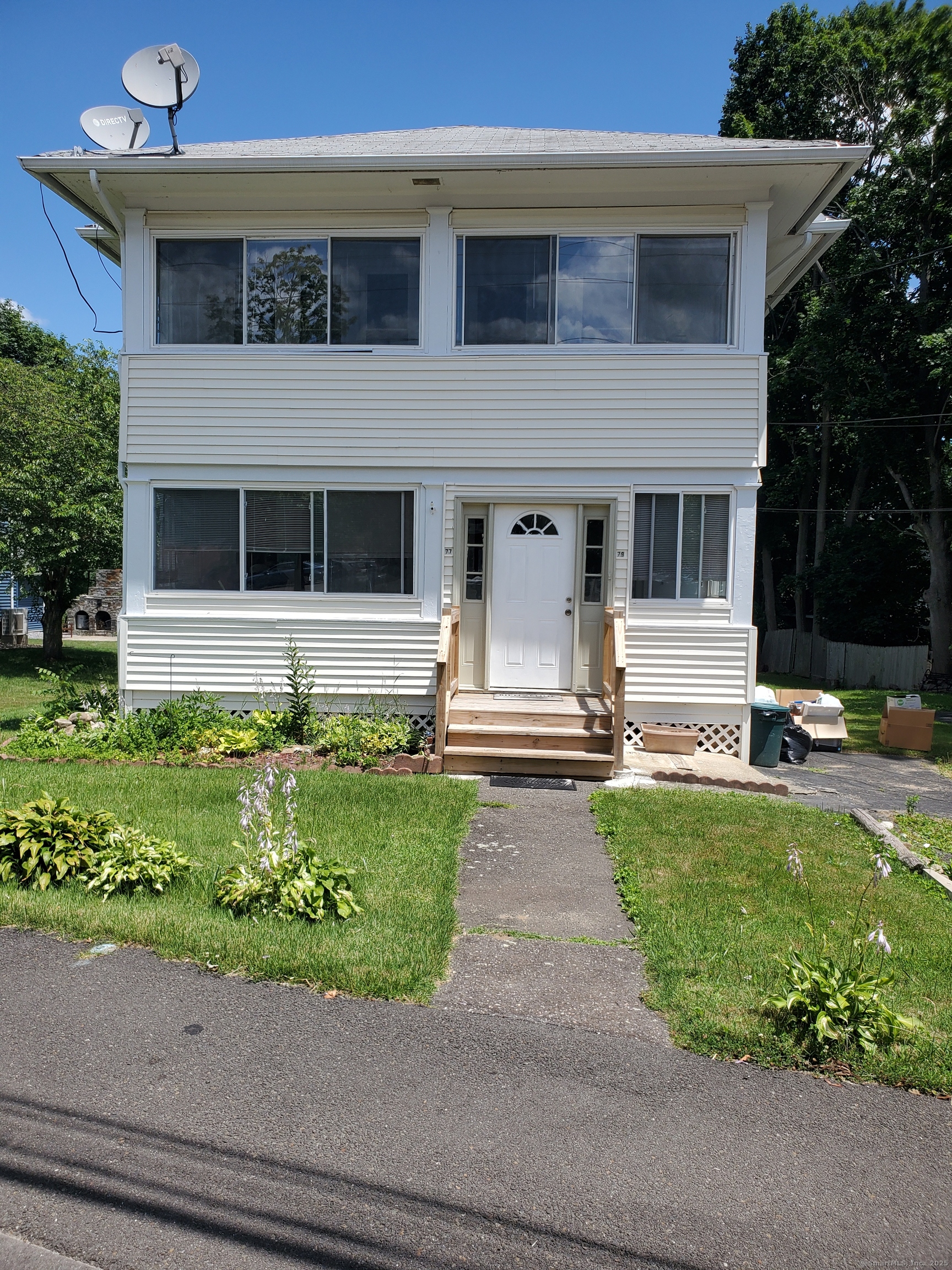 77 Heminway Park Road 1, Watertown, Connecticut - 2 Bedrooms  
1 Bathrooms  
5 Rooms - 