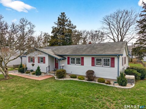 Photo of 15 Buell Court, Clinton, CT 06413 (MLS # 24160478)