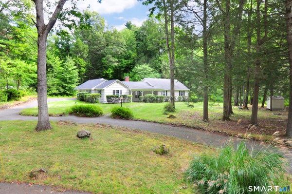 6 RAYMOND RD, AVON, CT 06001 - Image a92ee9716f3d7df9adad30f4899d7a2e/3694531453