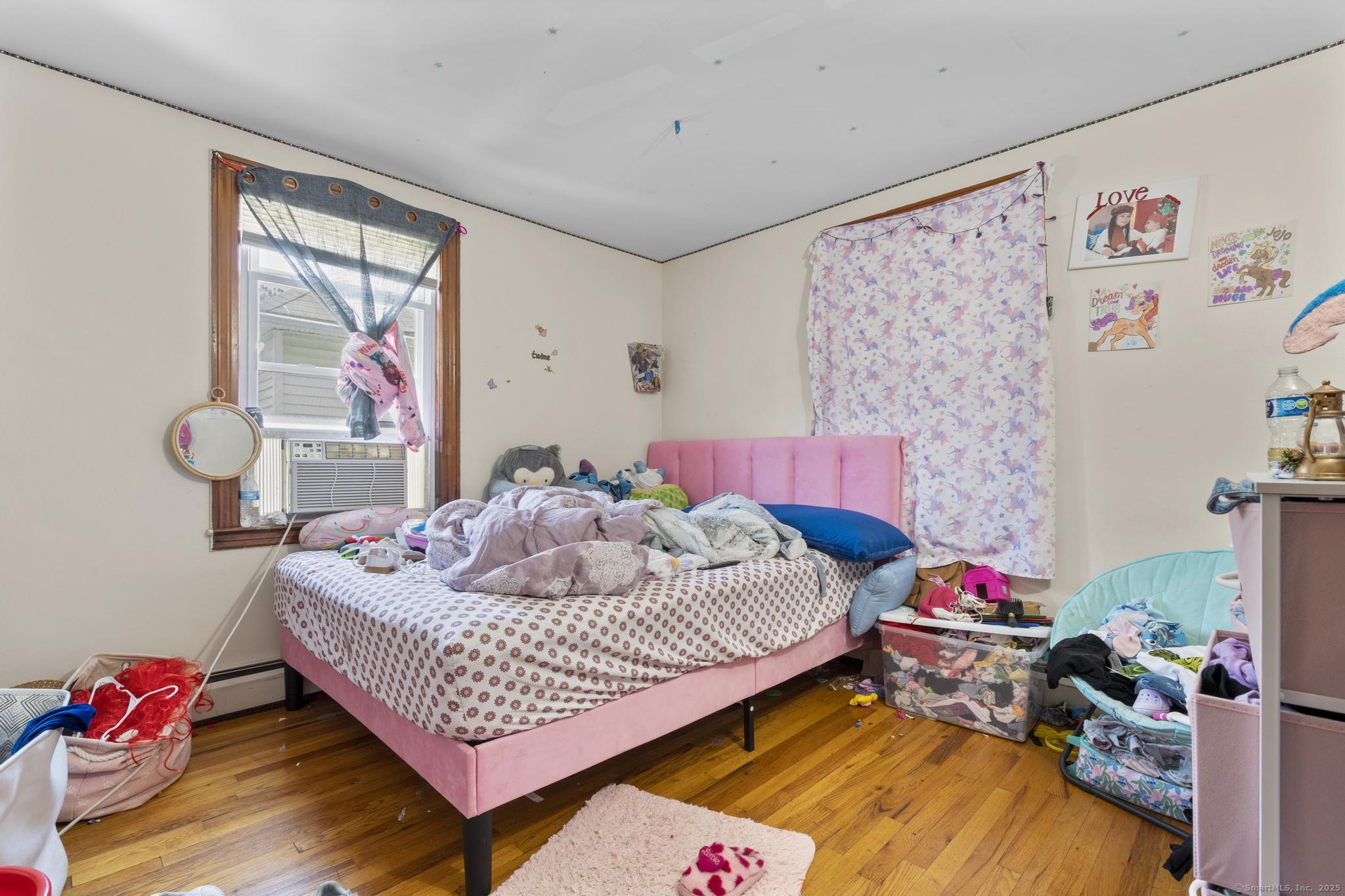 Bristol, Connecticut 06010, United States, 8 Bedrooms Bedrooms, ,5 BathroomsBathrooms,Residential,Active,155925