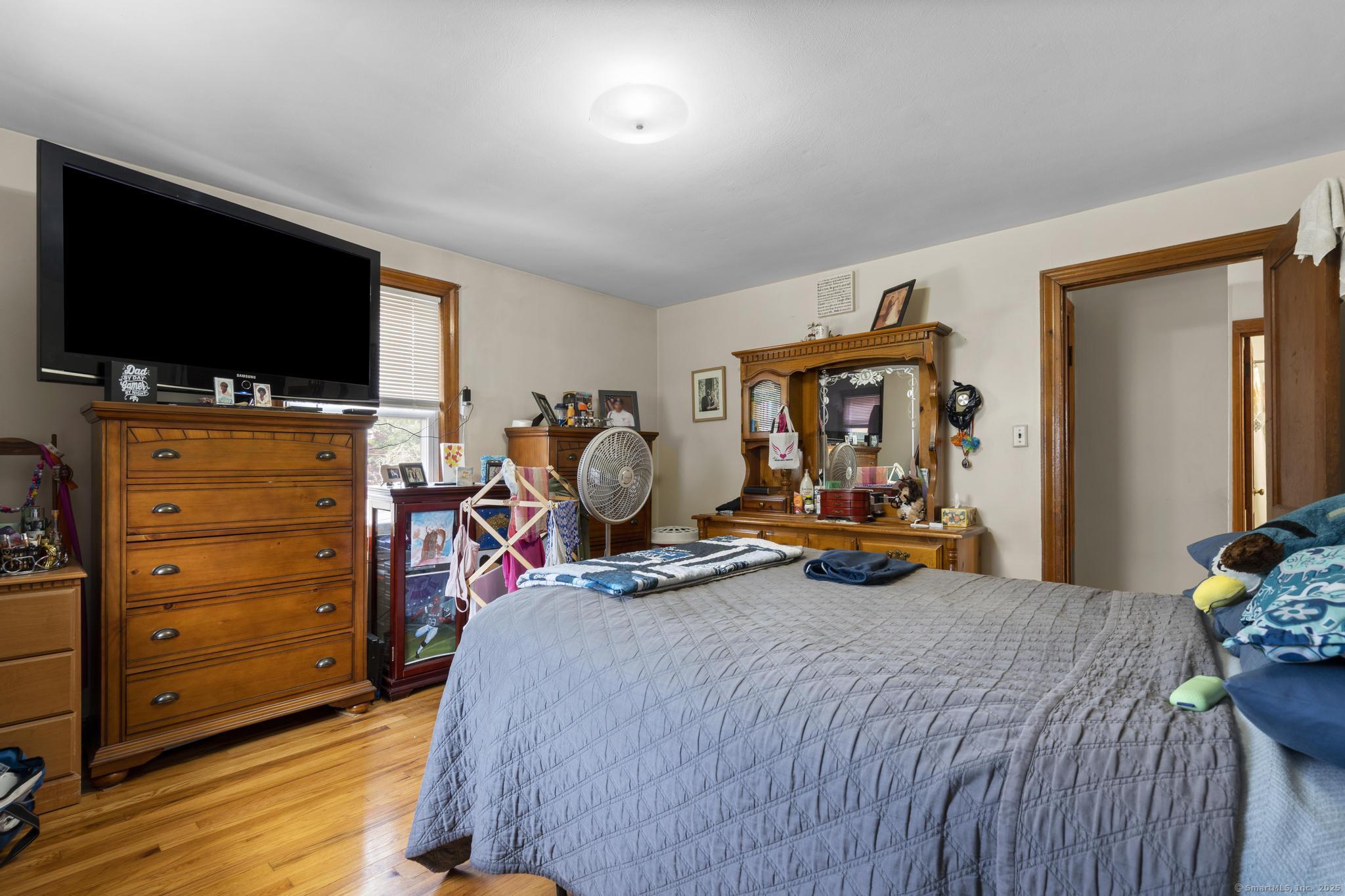 Bristol, Connecticut 06010, United States, 8 Bedrooms Bedrooms, ,5 BathroomsBathrooms,Residential,Active,155925