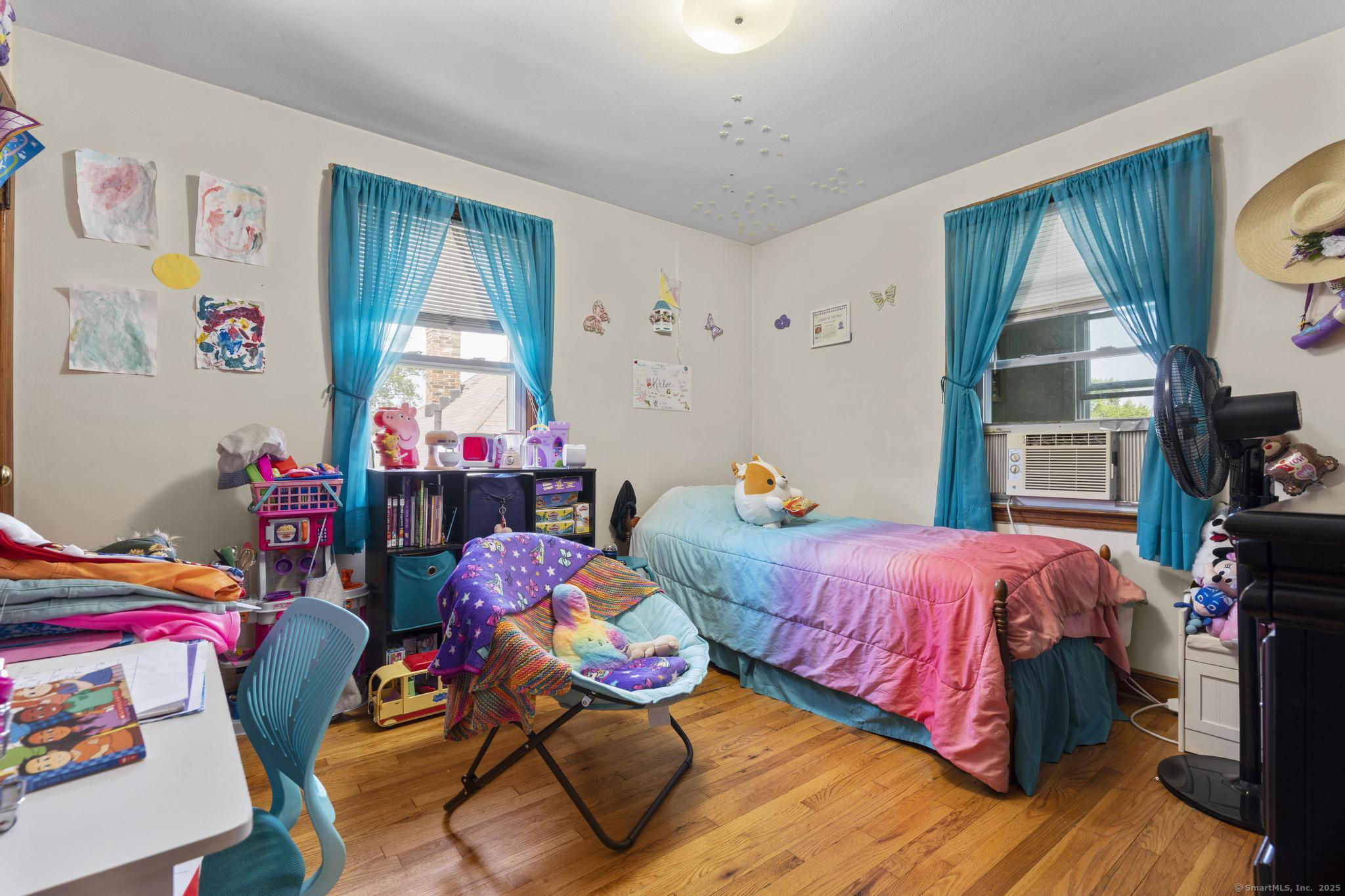 Bristol, Connecticut 06010, United States, 8 Bedrooms Bedrooms, ,5 BathroomsBathrooms,Residential,Active,155925