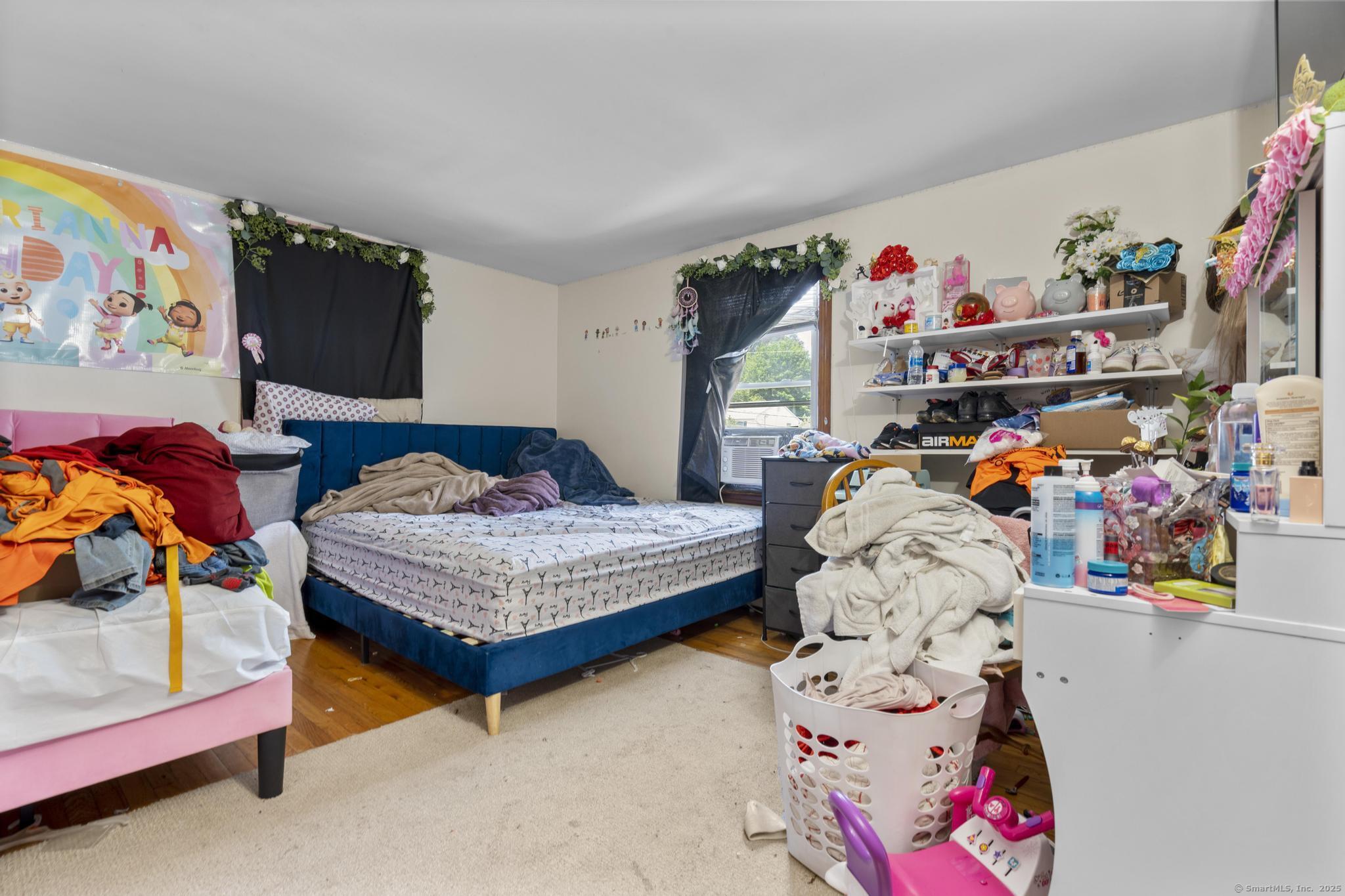 Bristol, Connecticut 06010, United States, 8 Bedrooms Bedrooms, ,5 BathroomsBathrooms,Residential,Active,155925