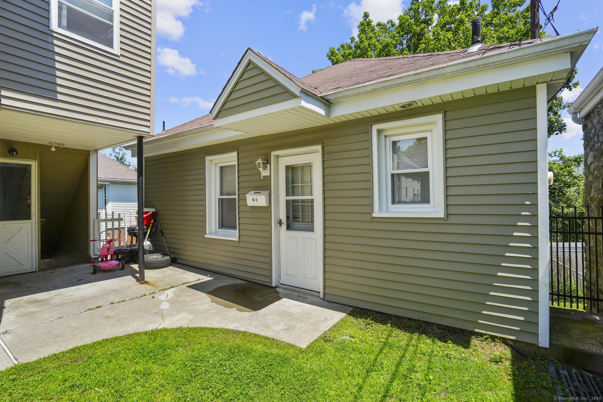 Bristol, Connecticut 06010, United States, 8 Bedrooms Bedrooms, ,5 BathroomsBathrooms,Residential,Active,155925