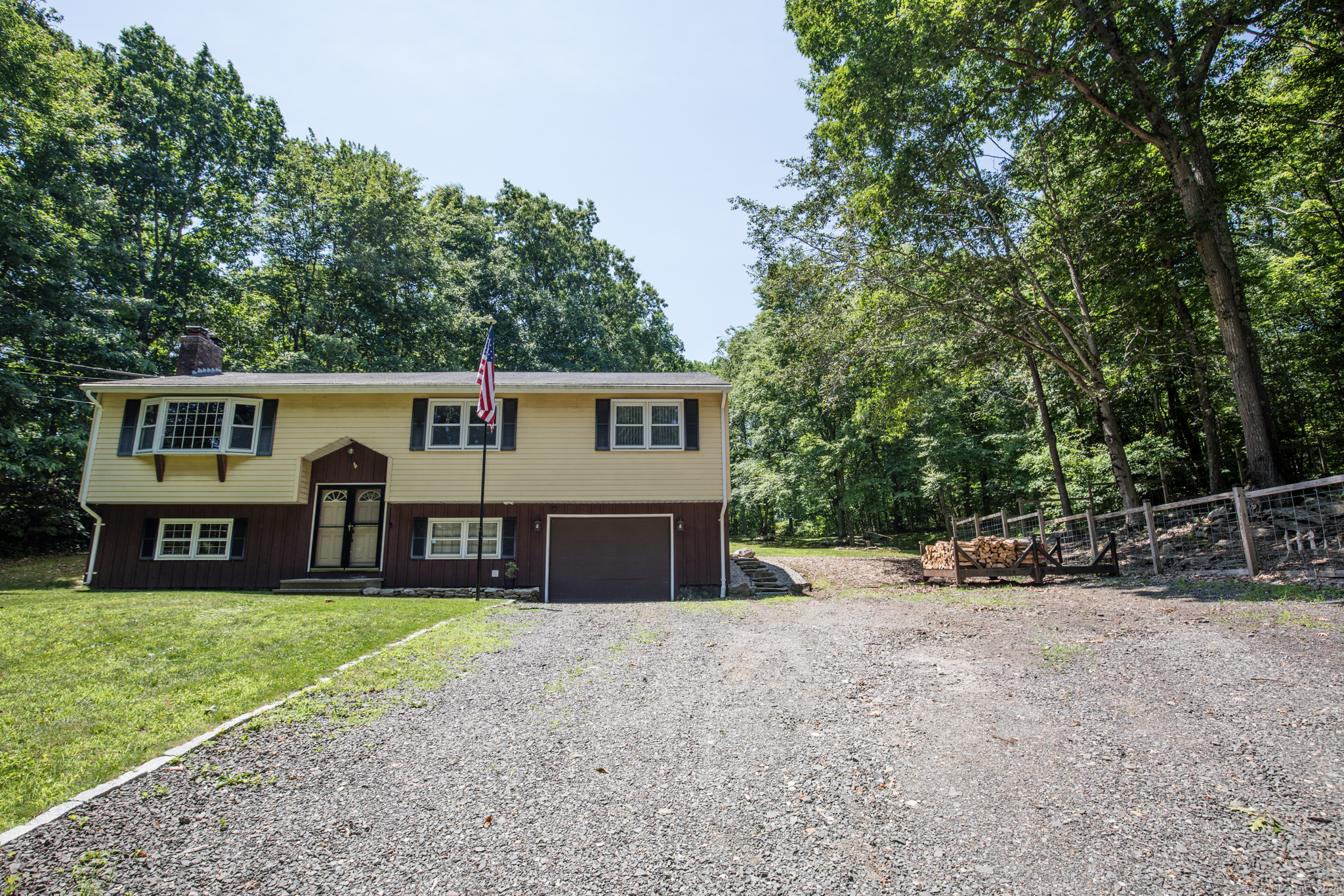Property for Sale at 35 Jackson Road, Haddam, Connecticut - Bedrooms: 3 
Bathrooms: 3 
Rooms: 5  - $399,000