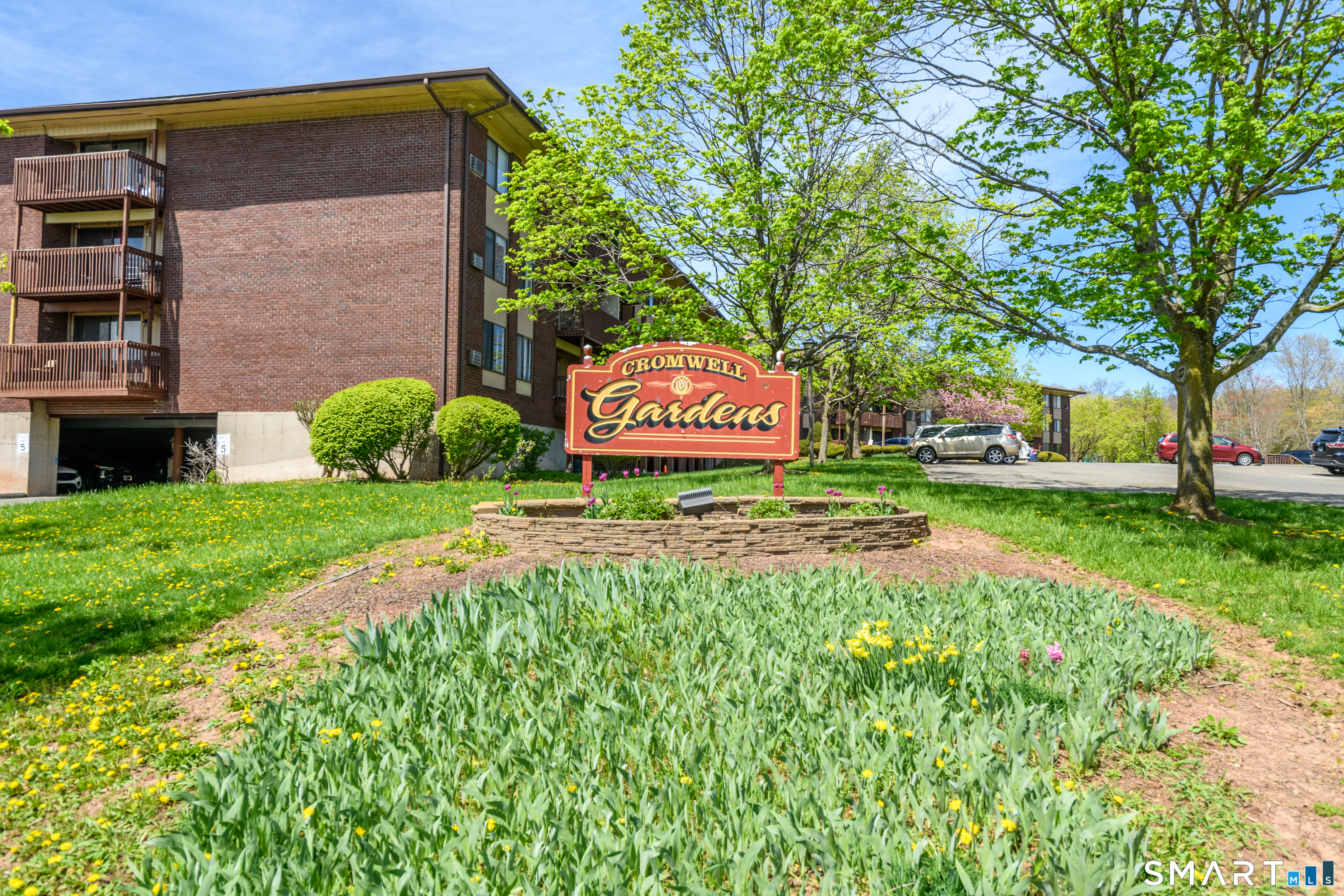 1219 Cromwell Hills Drive 1219