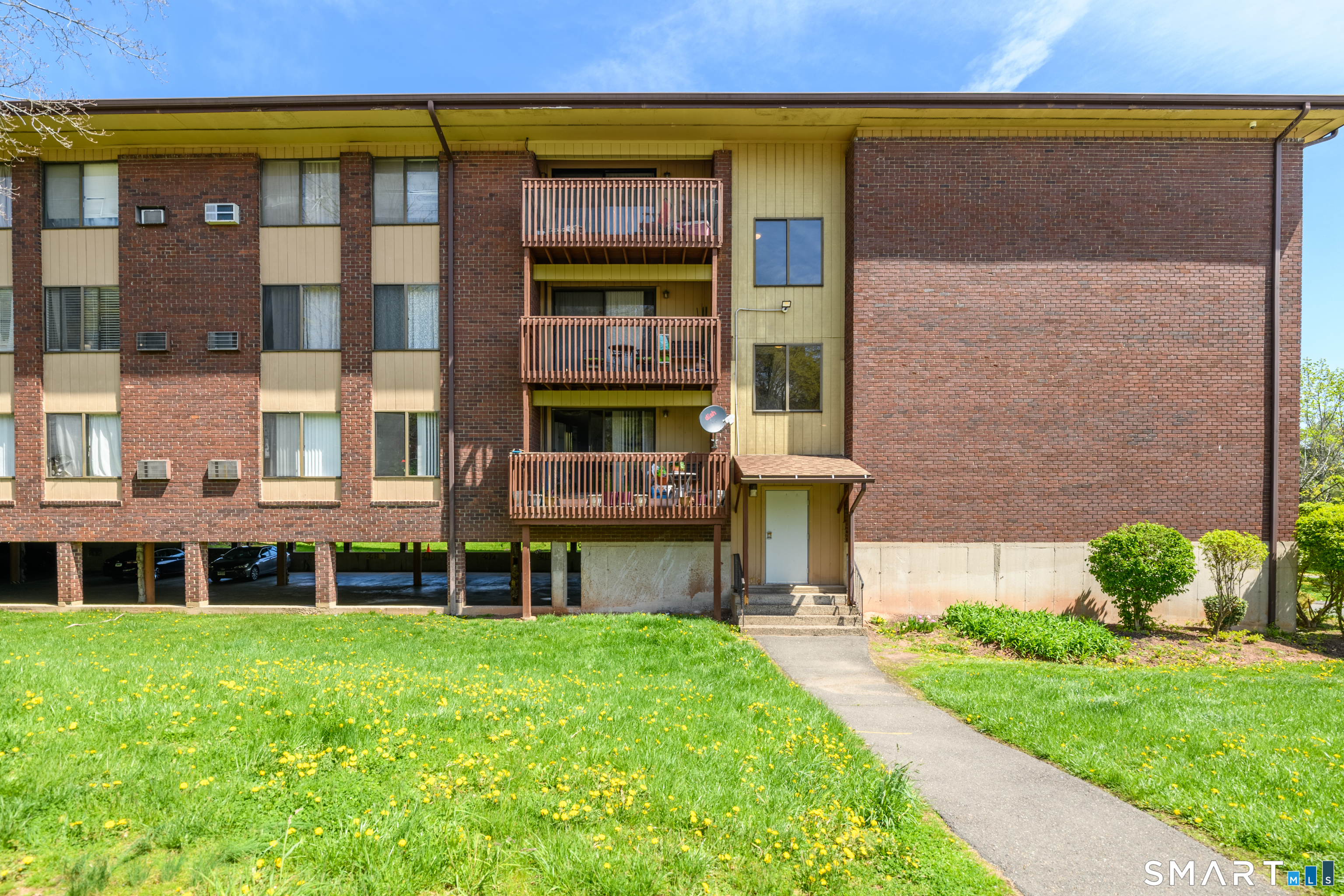 1219 Cromwell Hills Drive 1219