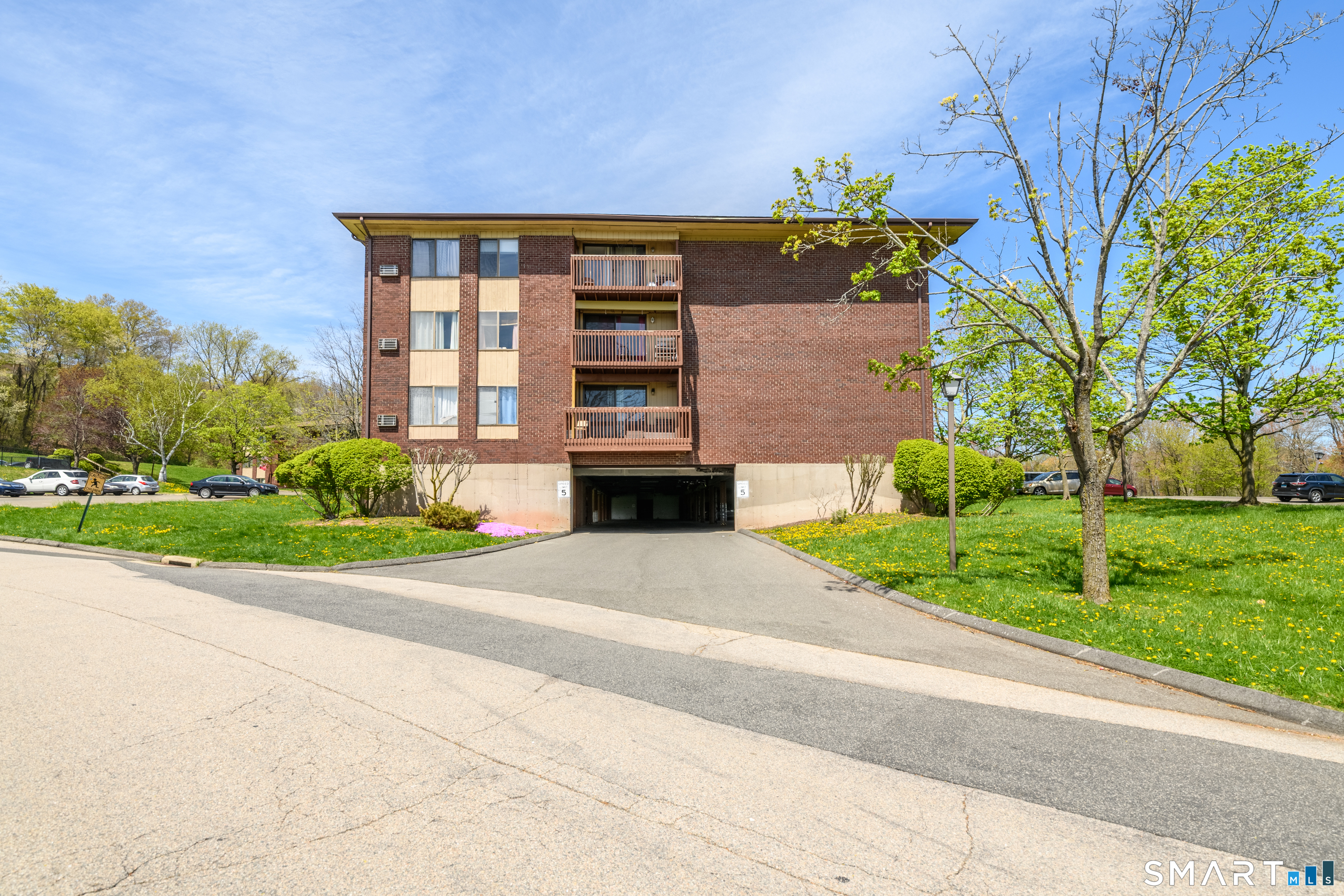 1219 Cromwell Hills Drive 1219