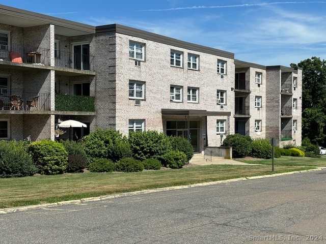 View Milford, CT 06460 condo