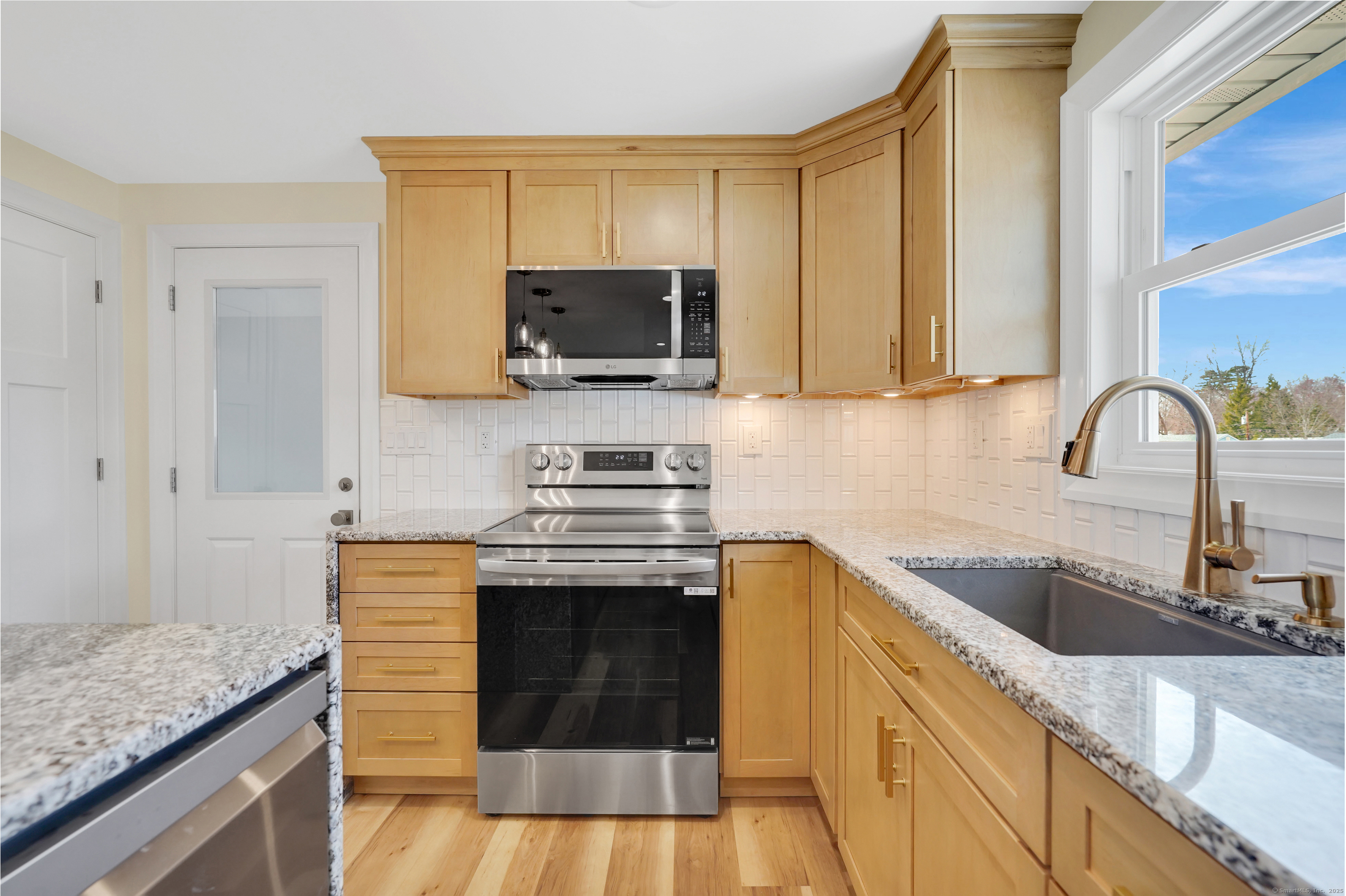 25 Sun Street, Enfield, Connecticut image 12