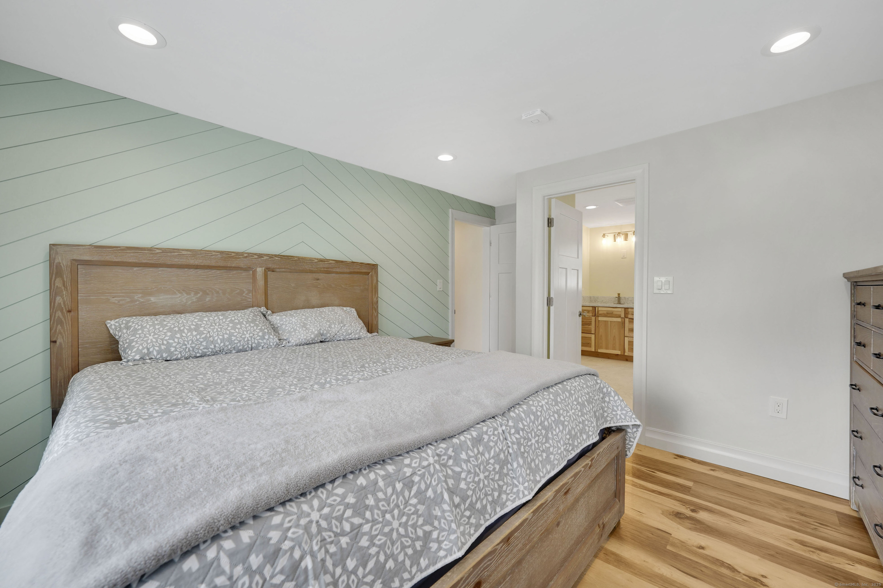 25 Sun Street, Enfield, Connecticut image 17