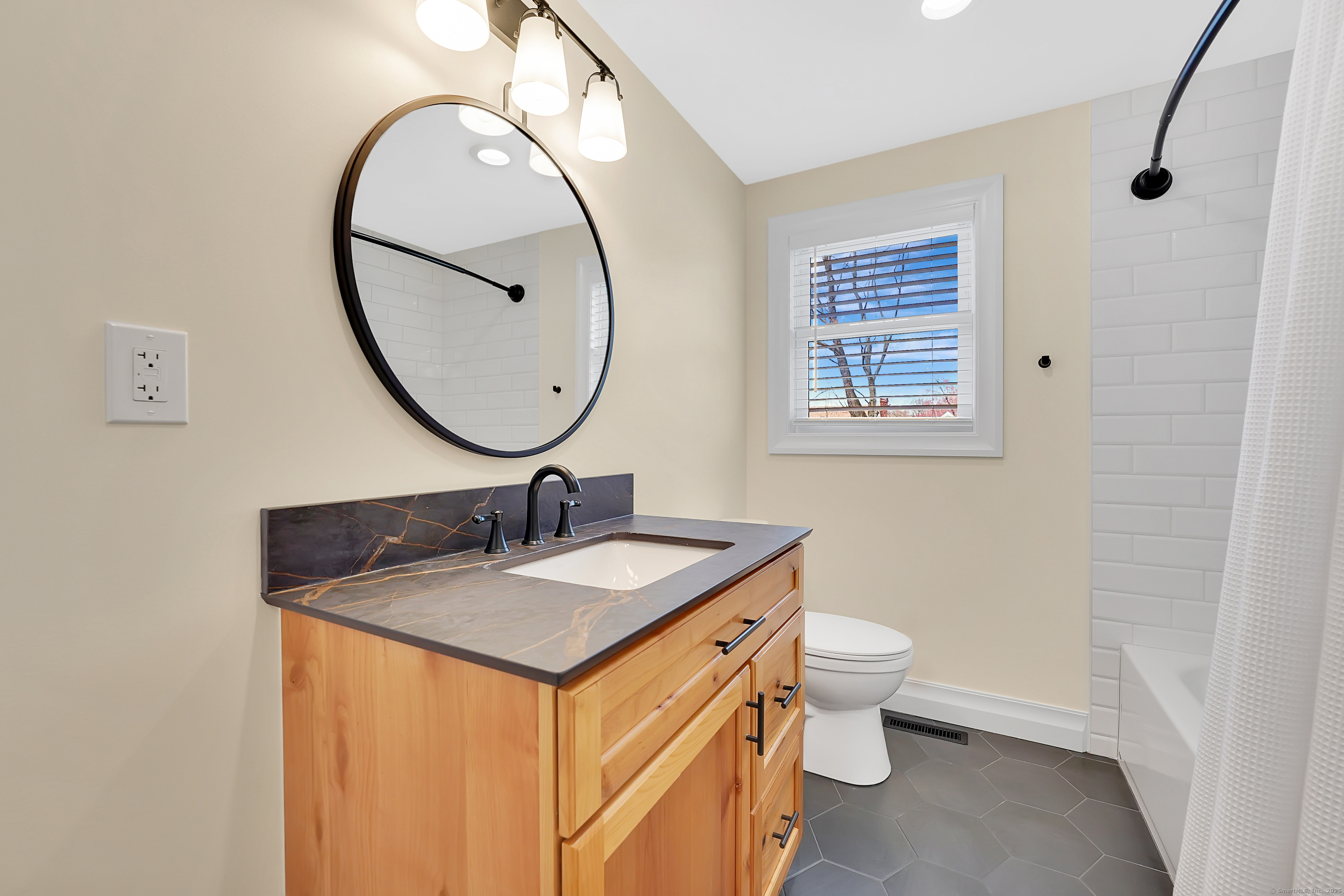 25 Sun Street, Enfield, Connecticut image 24