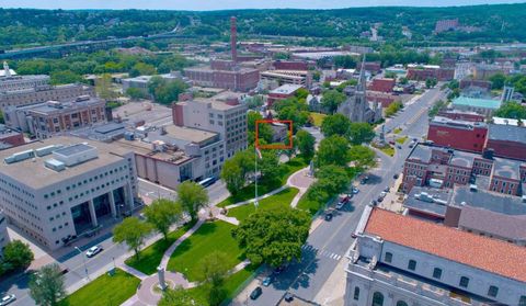 Tiny photo for 135 W Main Street #3F, Waterbury, CT 06702 (MLS # 24143908)