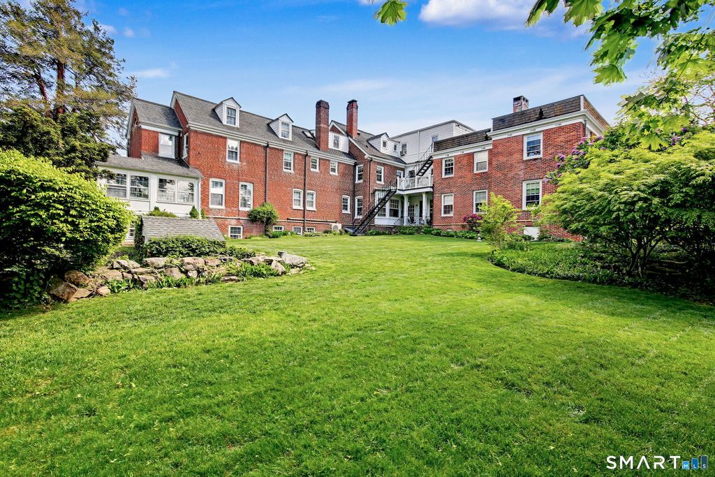 Photo of 24 Saint Johns Place #4, New Canaan, CT 06840 (MLS # 24174165)