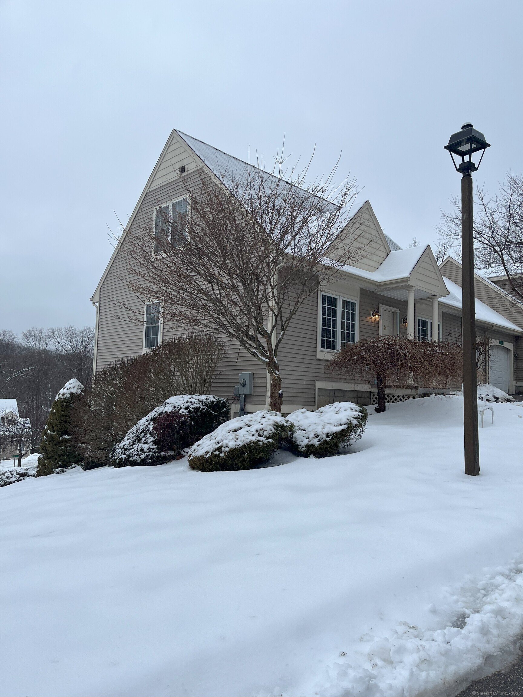 Property for Sale at Mill Landing Road 16, Hebron, Connecticut - Bedrooms: 2 
Bathrooms: 3 
Rooms: 4  - $345,000